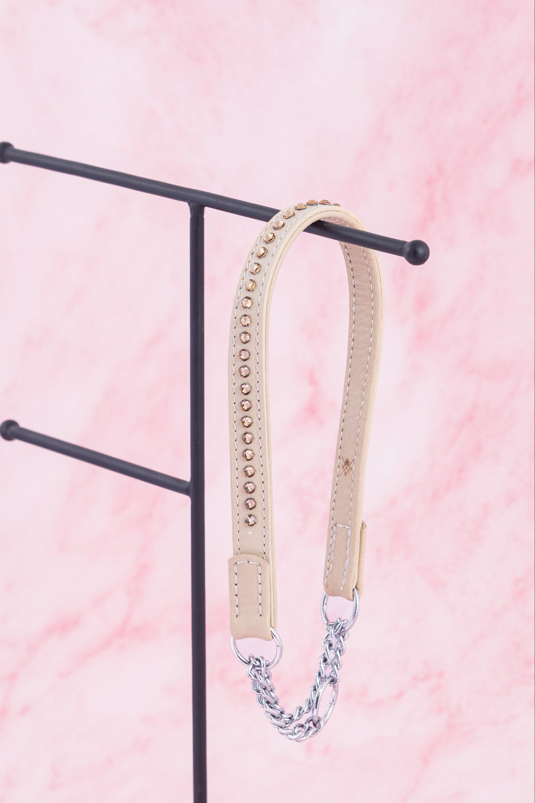 Max Golden Topaz Martingale kaulapanta